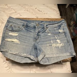 American Eagle Low Rise Short Shorts